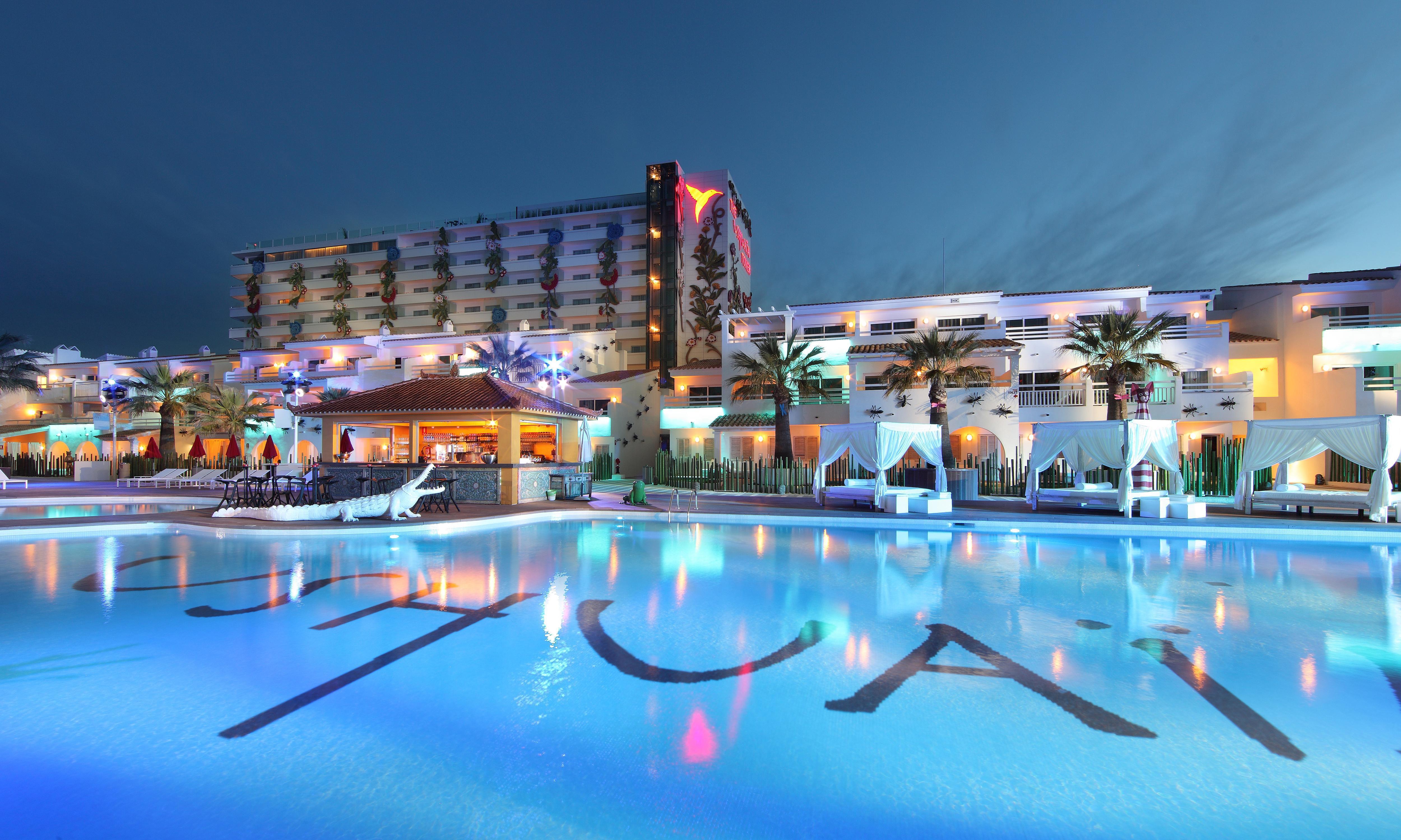 The Unexpected Ibiza Hotel - Adults Only - Formerly Ushuaia Tower Playa d'en Bossa Exterior photo The hotel at night